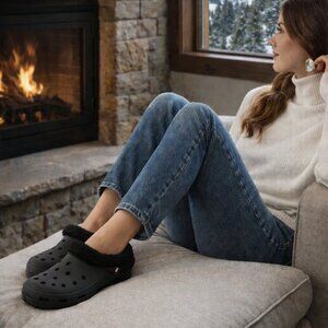 Après Lounge Lined Crocs Black Women's Size 8 or Mens/Boys Size 6